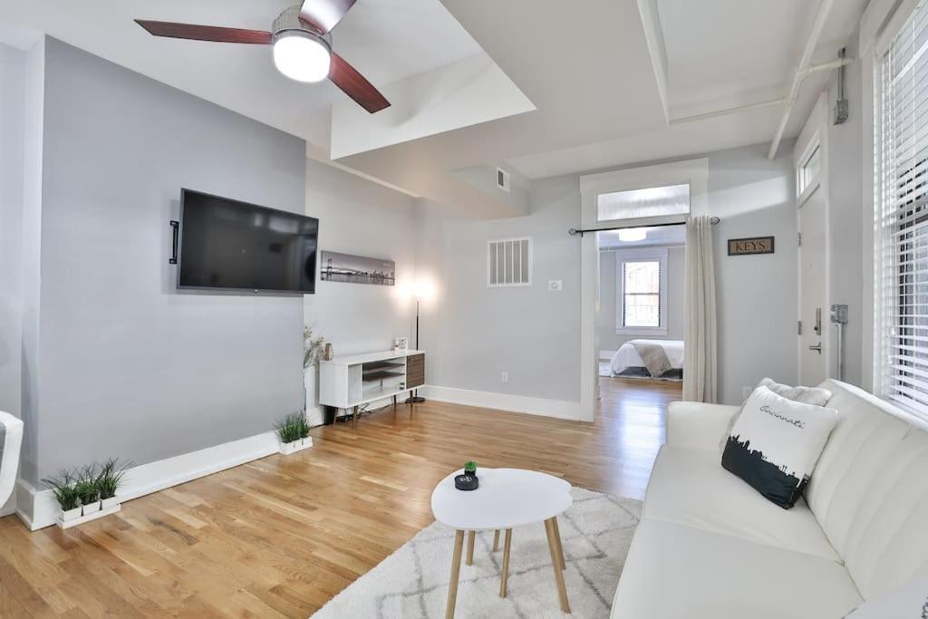 **new Radiant In The Thrust Of Otr* W/parking Cincinnati
